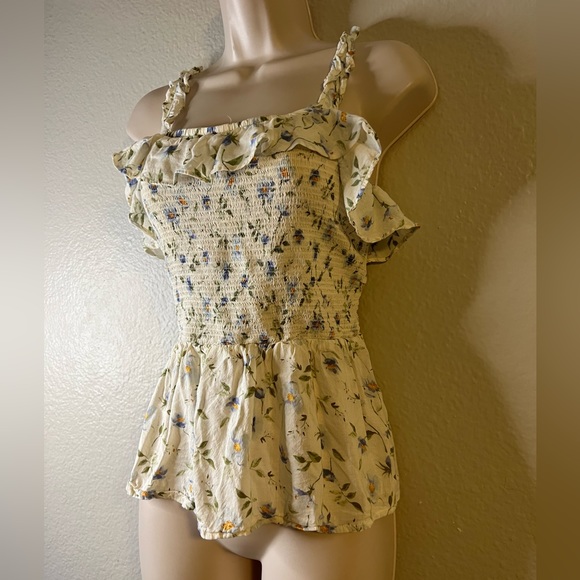 Old Navy Womens Ruffled Floral Smocked-Bodice Sleeveless Top Small - Picture 3 of 7